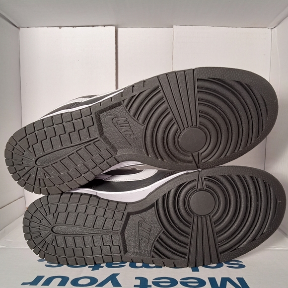 Black Pandas Dunks - Picture 4 of 5